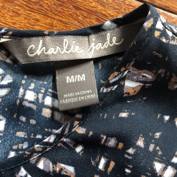 Patterned top - Picture 2 of 4